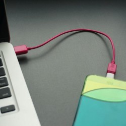 パソコンに接続してもソフト類が自動で起動＆同期しない充電専用USBケーブルが便利！