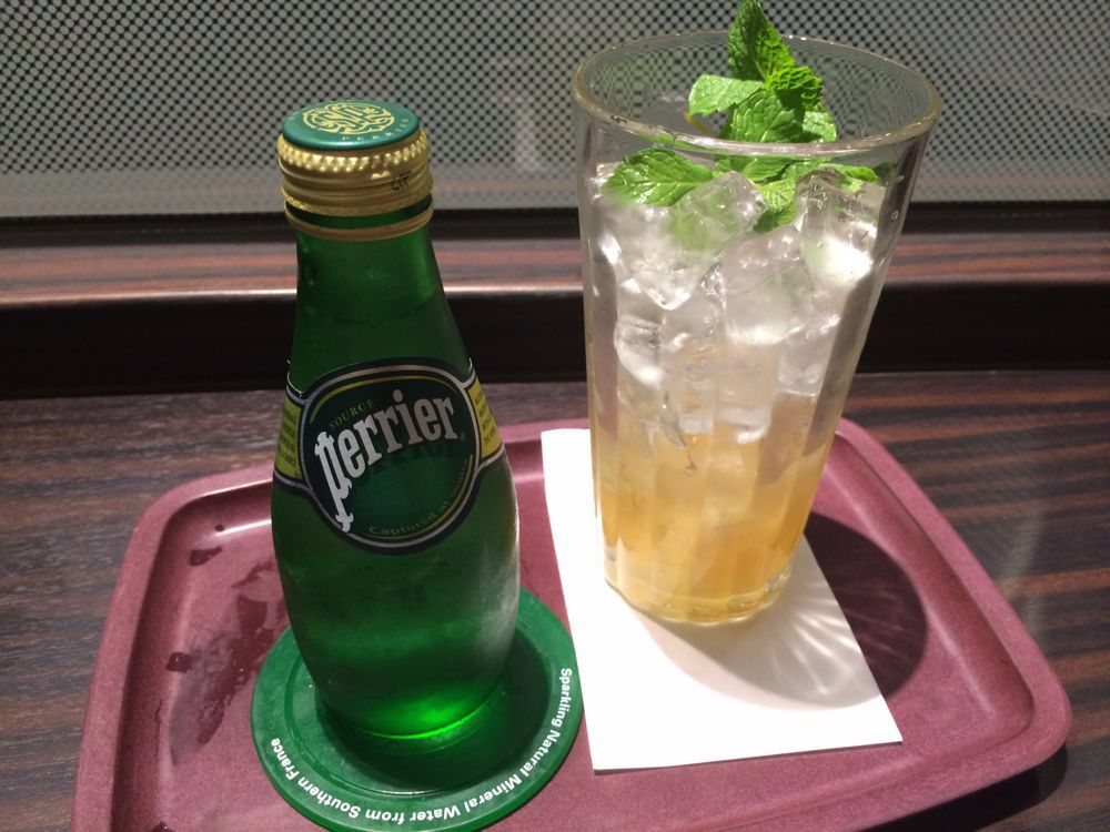 エクセルシオールでペリエゆずハニージンジャーを飲んでみた