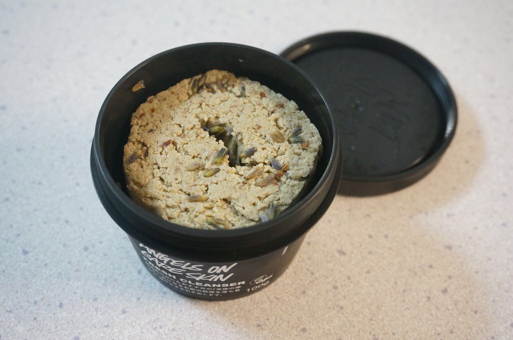 ラッシュの洗顔料「天使の優しさ」を使ってみた