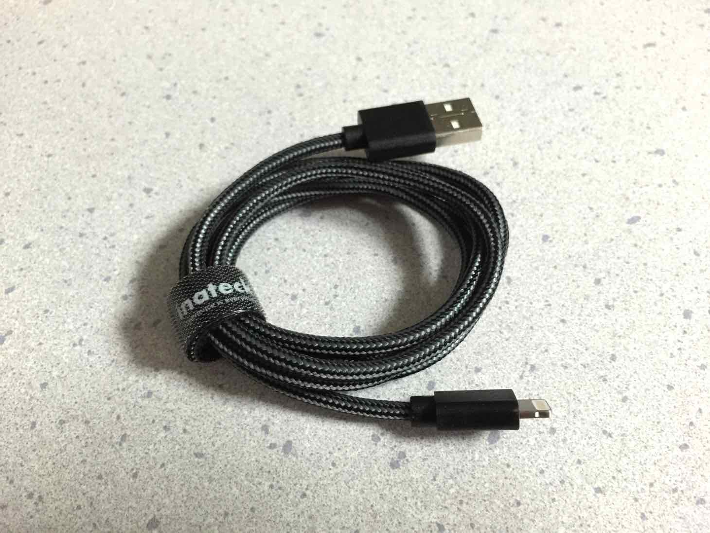 【iPhone】InateckのライトニングUSBケーブルを使ってみた。耐久性の高い素材を使用！