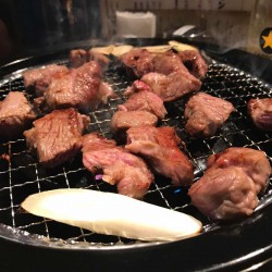 東京駅八重洲口の「羊肉酒場 悟大」で網焼きジンギスカンを頂きました！